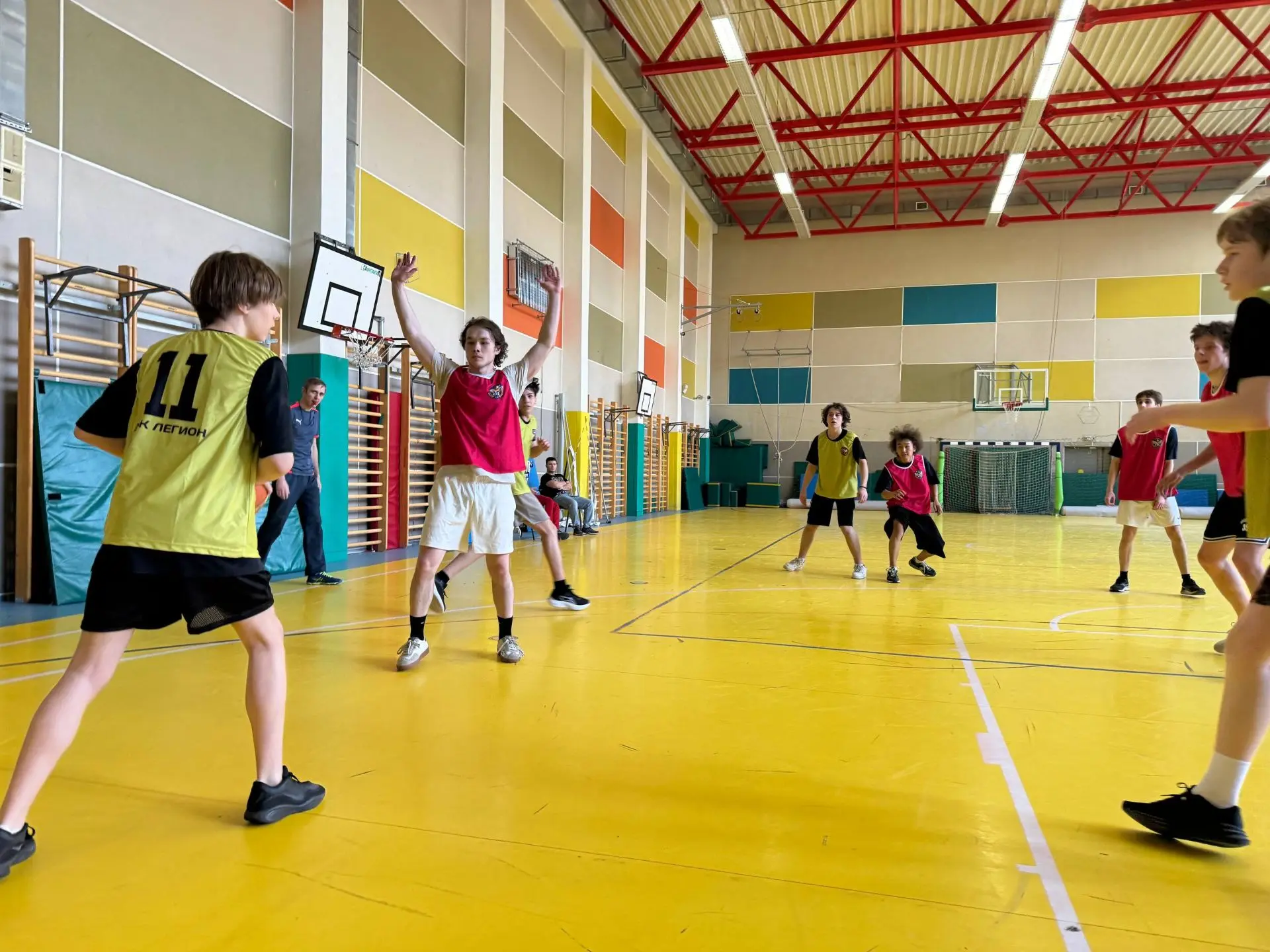 🏀 Игра на «Кубок директора» продолжается  💥 В нашей школе состоялась очередная встреча в рамках турн