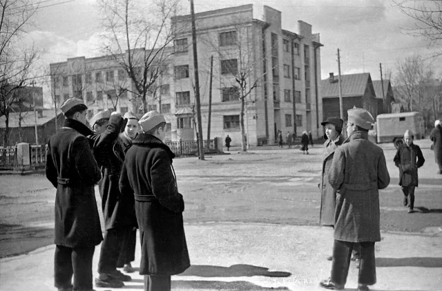Пересечение улиц Красный проспект и Крылова. Фото О. Гадзюк, 59-60 год
