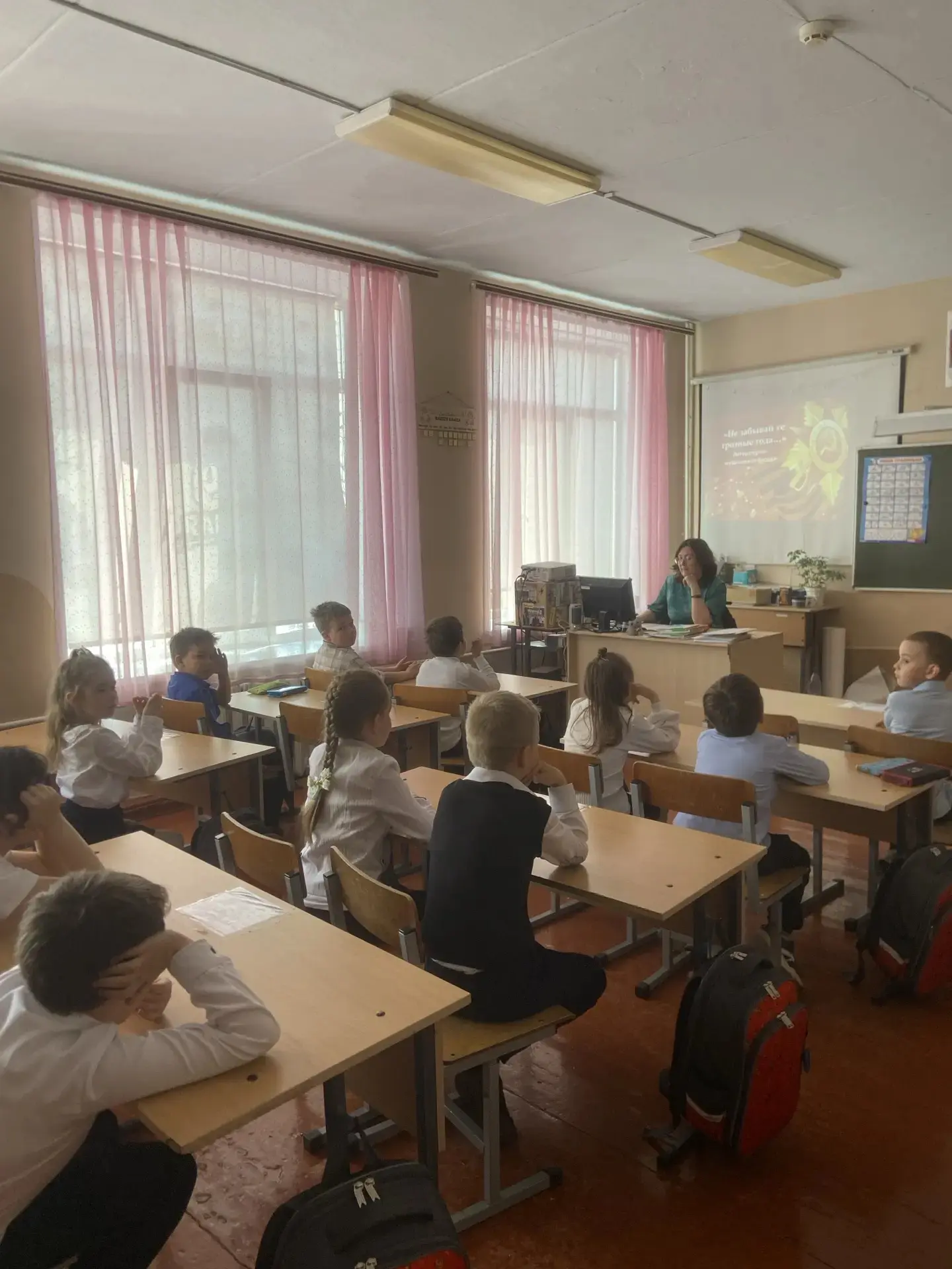 🎶 Накануне великого праздника Дня Победы, 6 мая, в 1 классе средней школы прошло необы...
