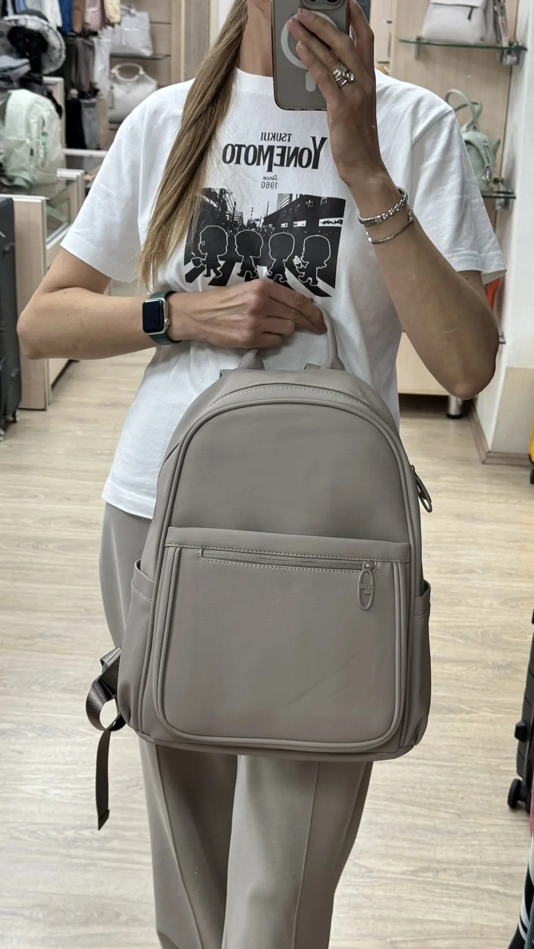 Рюкзак ❤️

✅ текстиль 
✅ размер 28х13х38 см.
✅ крепление на чемодан 

Стоимость 2 950₽

Уточнить  ин