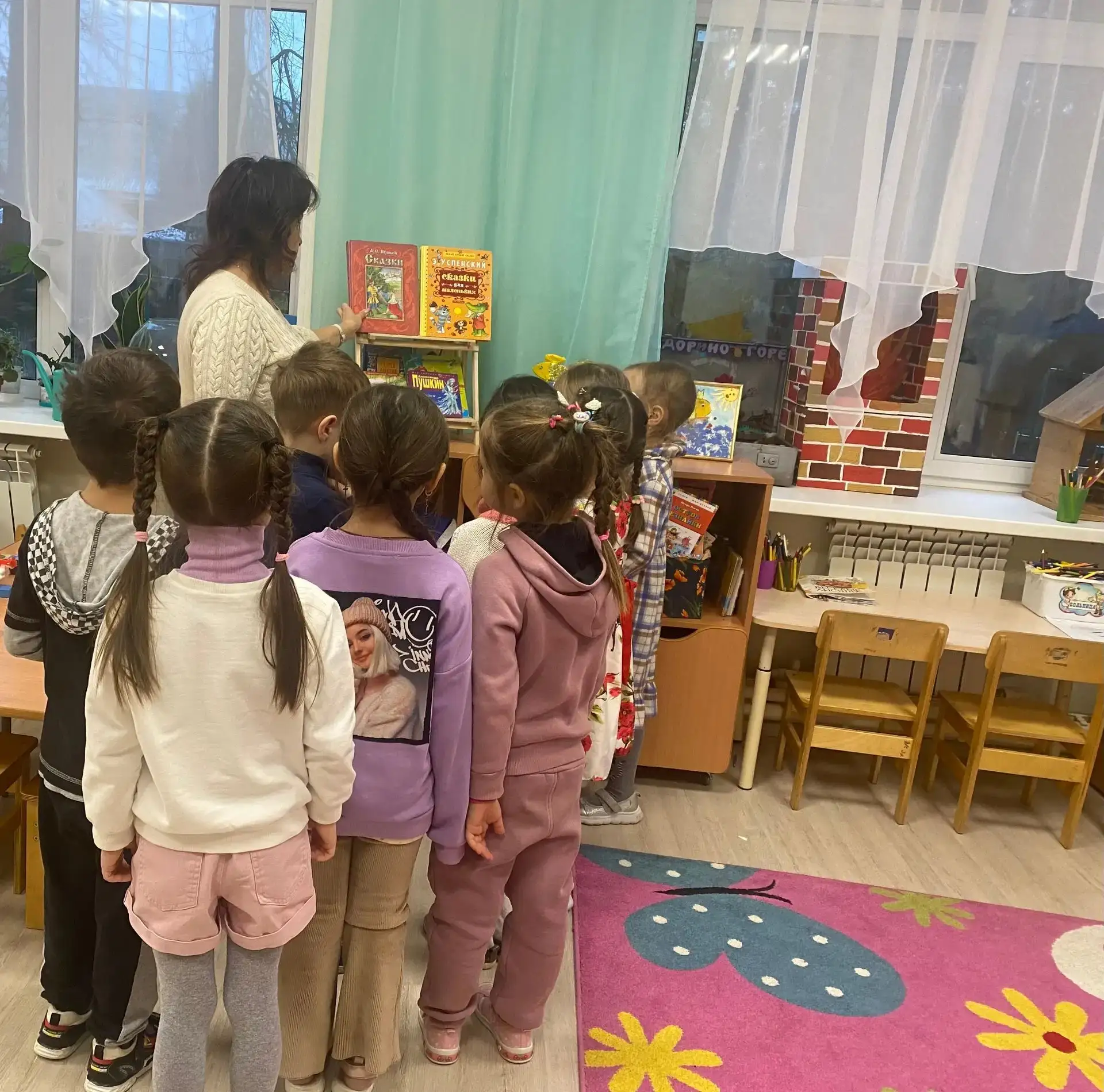 В рамках проекта «Предшкола» в дошкольном отделении "Колосок" на тематической неделе «Книга — лучший