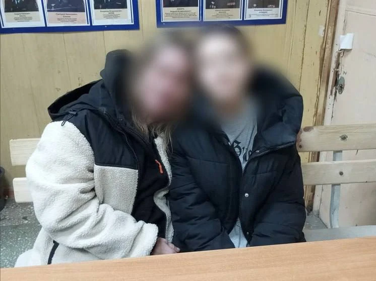 Главное: в Екатеринбурге 13-летняя девочка несколько дней жила одна, пока мама «гуляла».