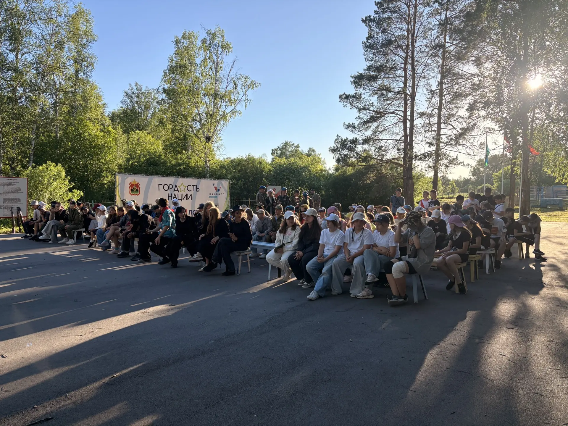 🎭✨ Ярко, творчески и по-настоящему по-лагерному!

В лагере «Солнечный» прошло детское открытие смен