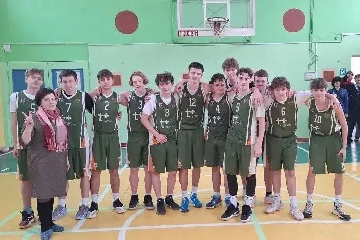 Поздравляем сборную команду школы  с блестящей победой в Чемпионате Школьной баскетбольной лиги «КЭС
