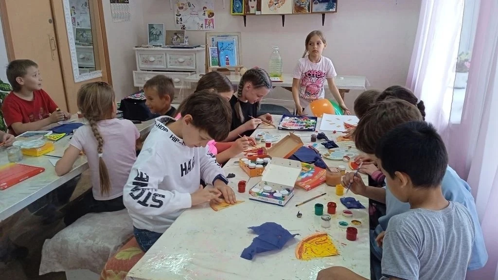 «Время пиццы!»🍕

В Листвянском доме культуры в изо‑студии «Палитра» прошло необычное занятие для ре