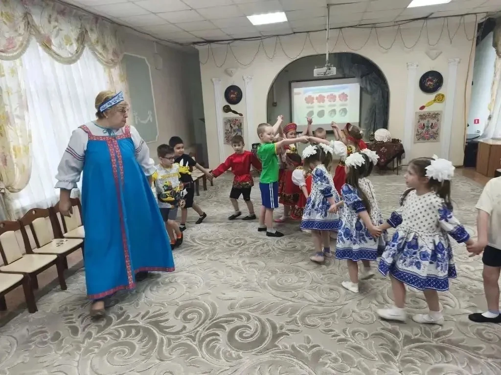 🎨 Народные промыслы в Корпусе 3: путешествие в мир традиций  Эту неделю в Корпусе 3 посвятили народн
