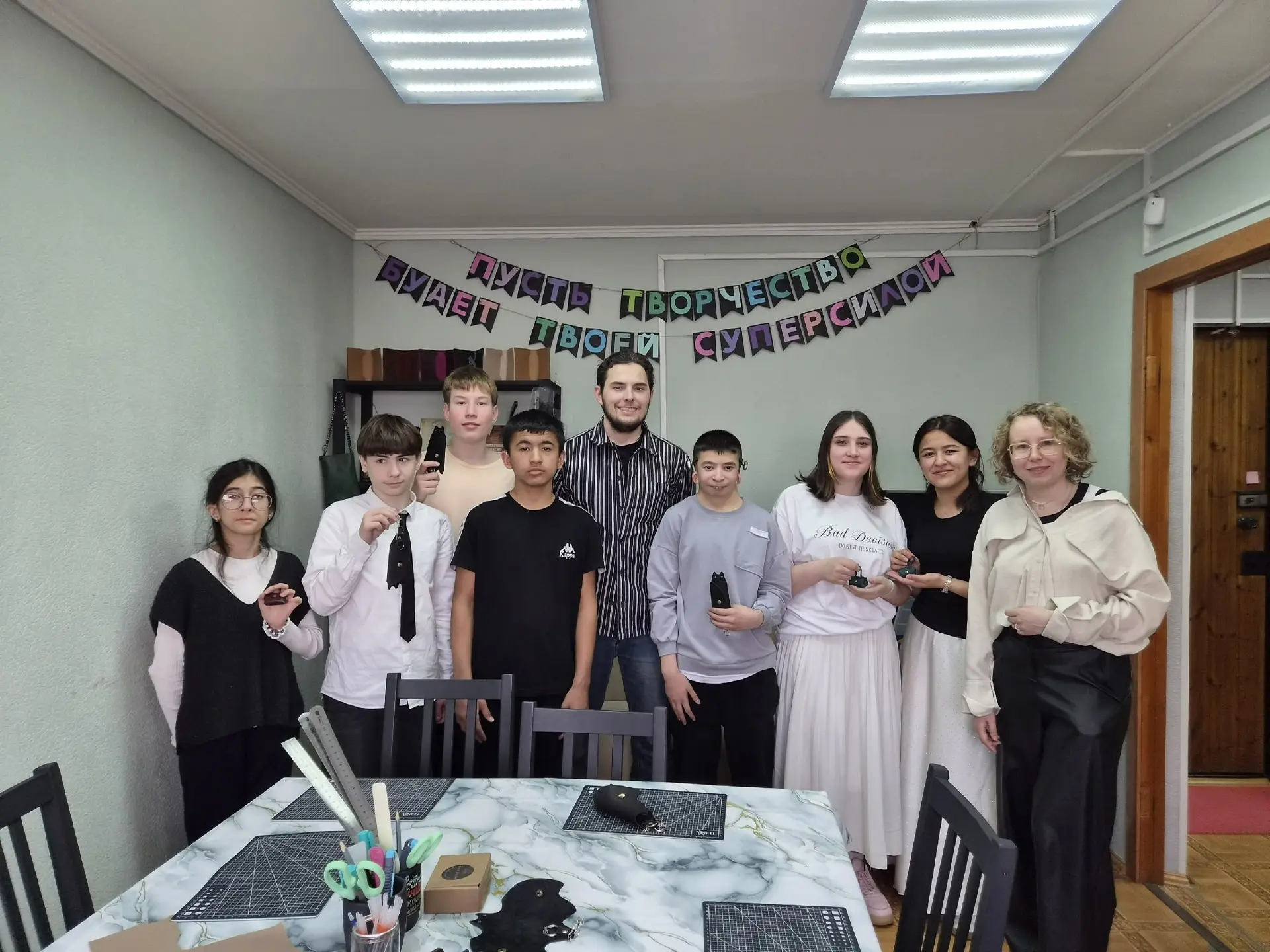 ✨ Вдохновение в каждой детали: 6 «Е» класс в творческой студии «Луч» ✨   На днях ученики 6 «Е» класс