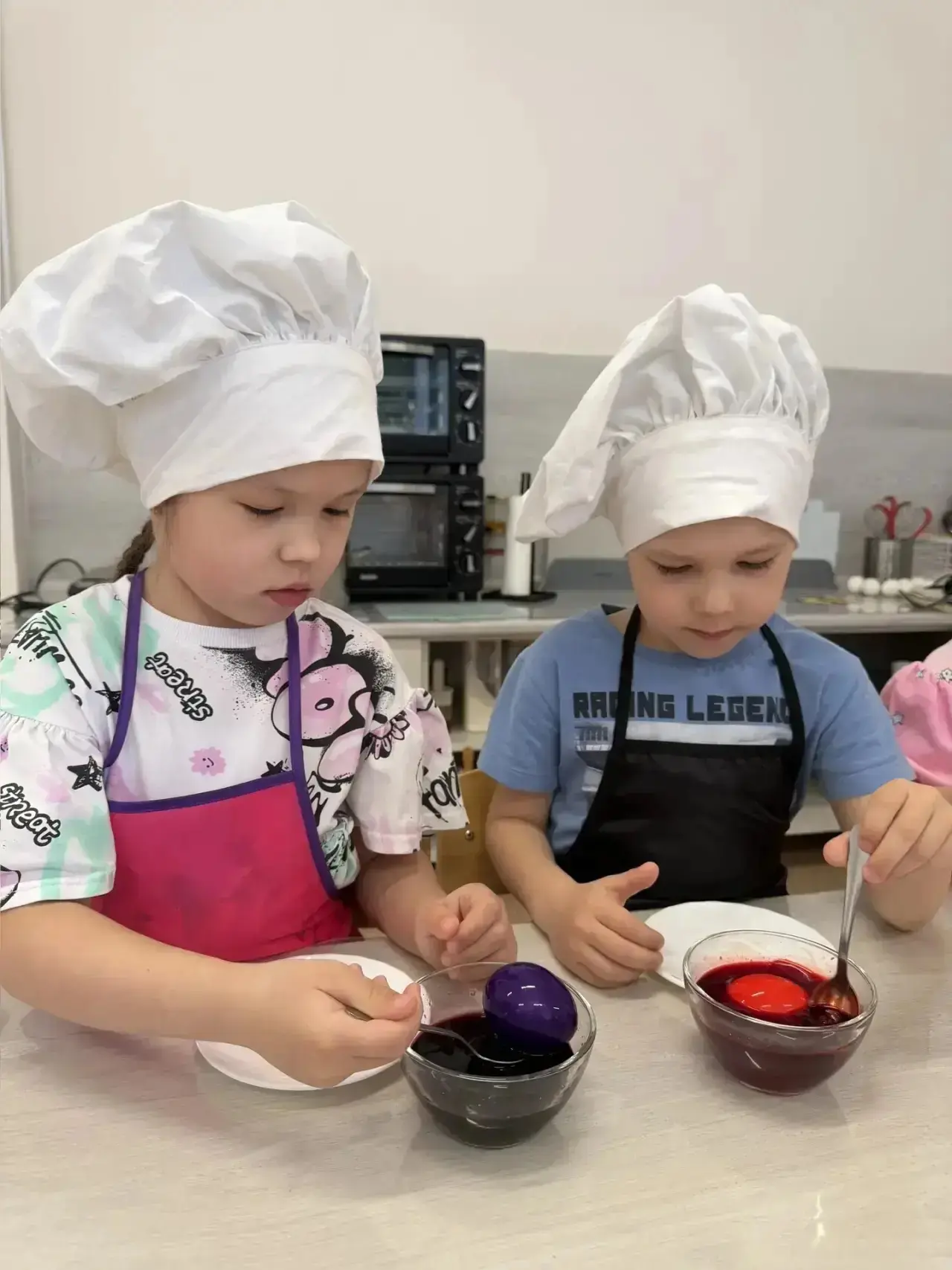 🍭🥚Самое время хвастаться крашенками✨

🍭Уже завтра мы будем обмениваться символами Светлой Пасхи и