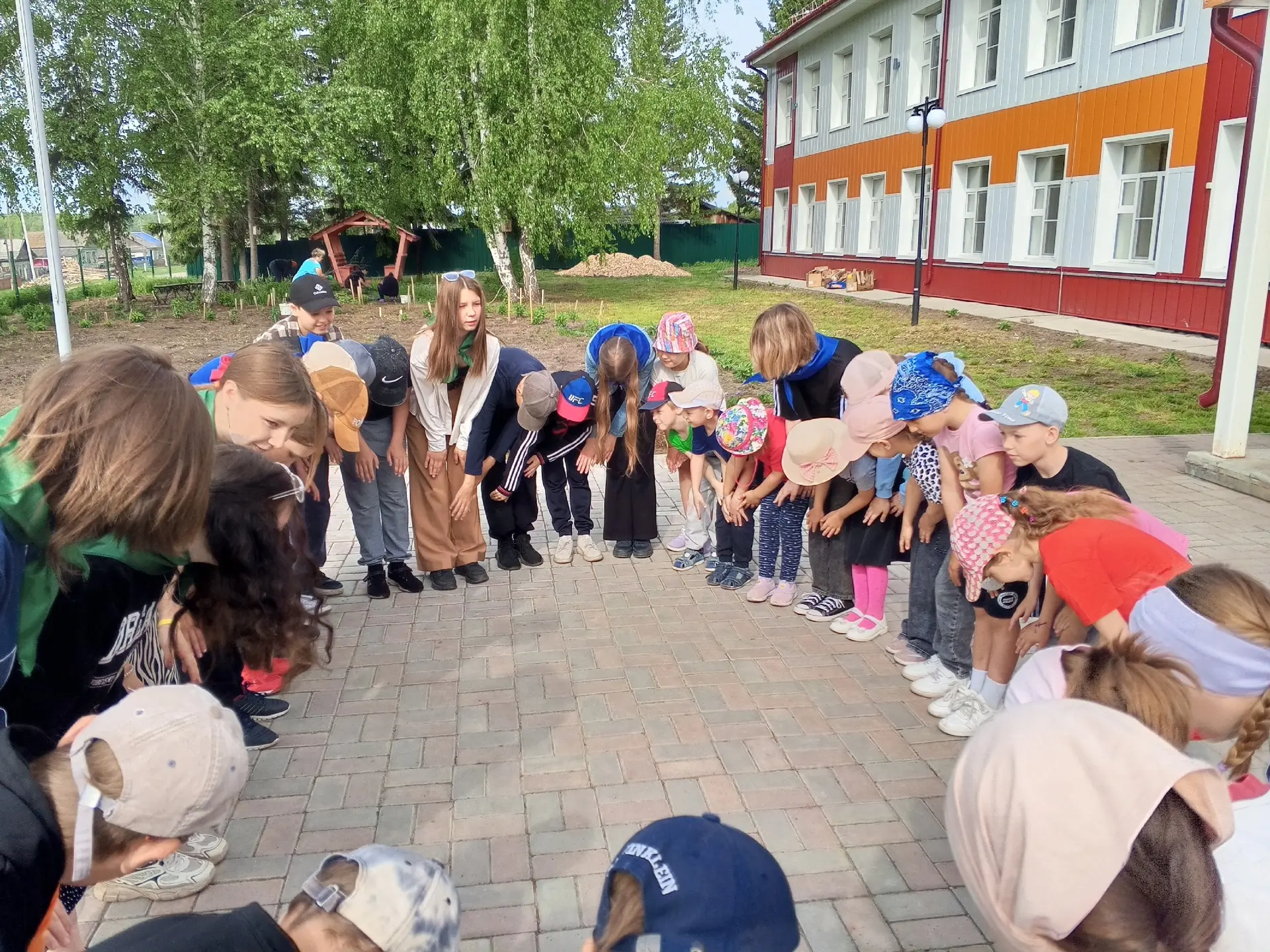 Прошел концерт открытия смены✨

Сегодня участники смены познакомились со второй тематической частью: