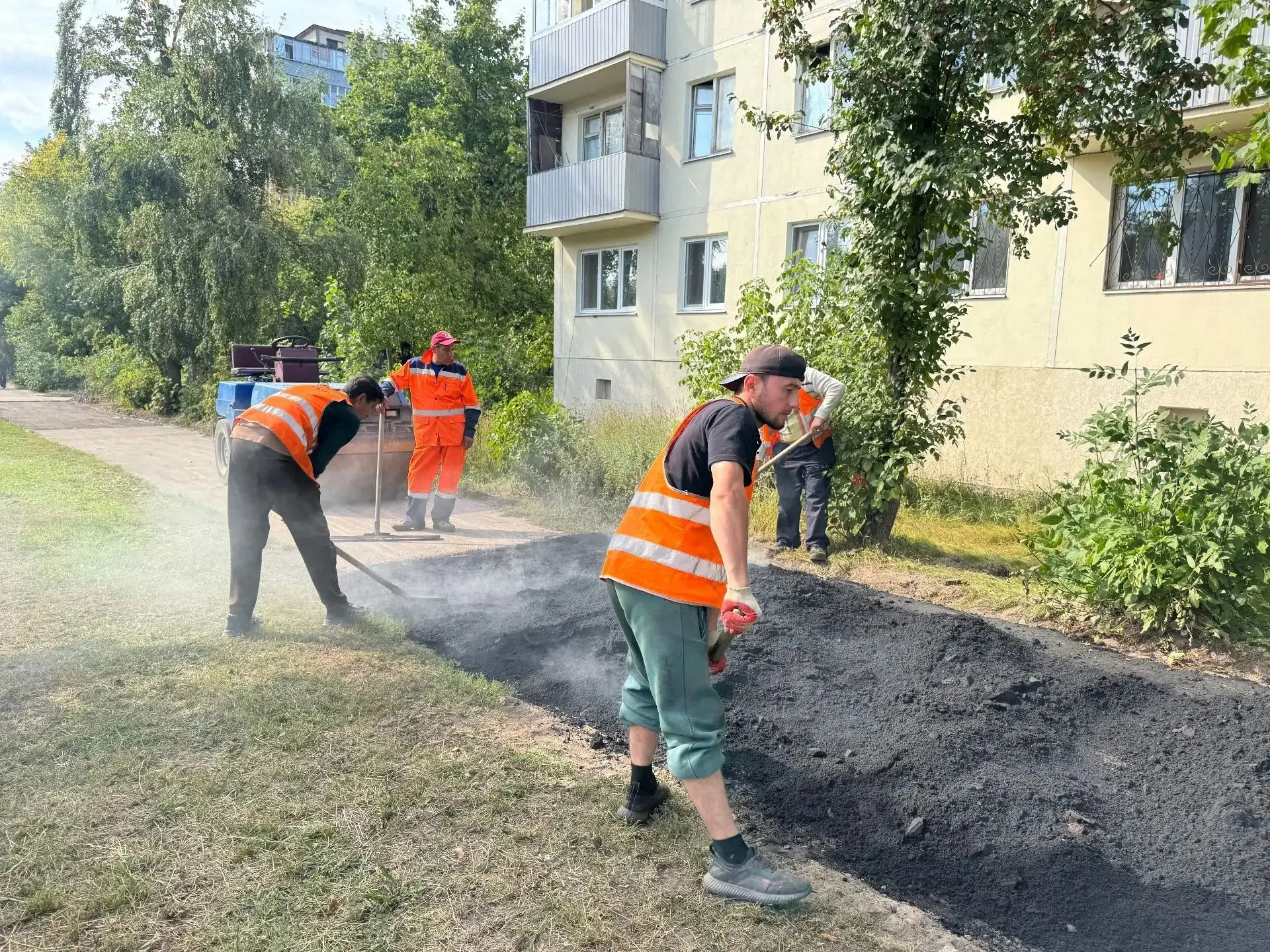 Обновили тротуар на ул. Мясищева