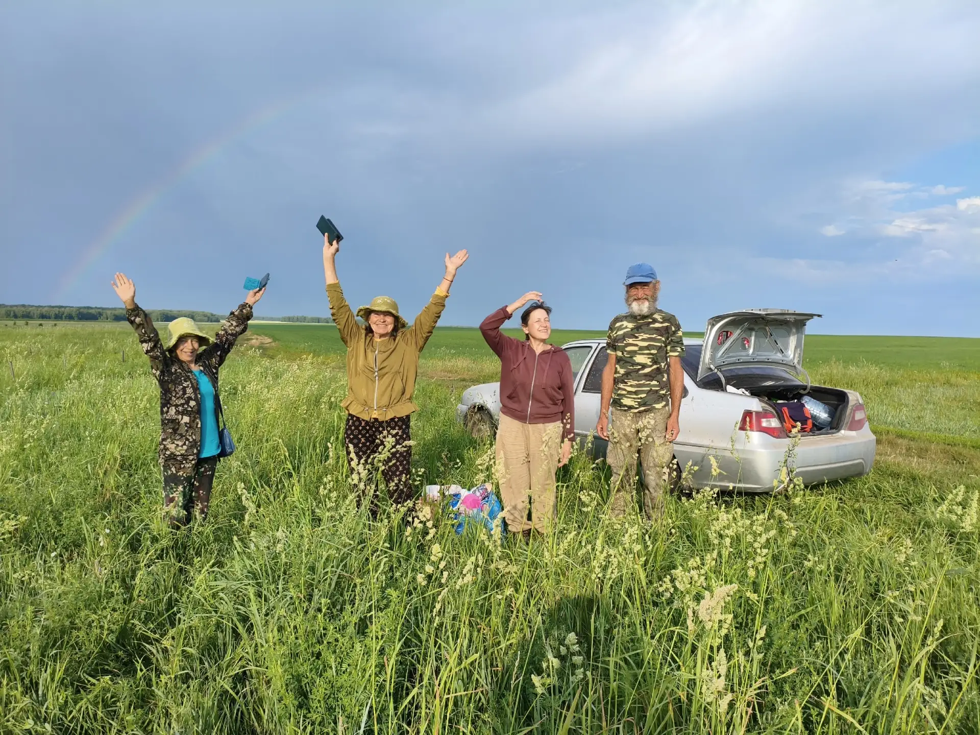 🌈 На неделю с 29 июня по 4 июля в Сад Победы в Новосибирской области приехала команда из 6 человек 