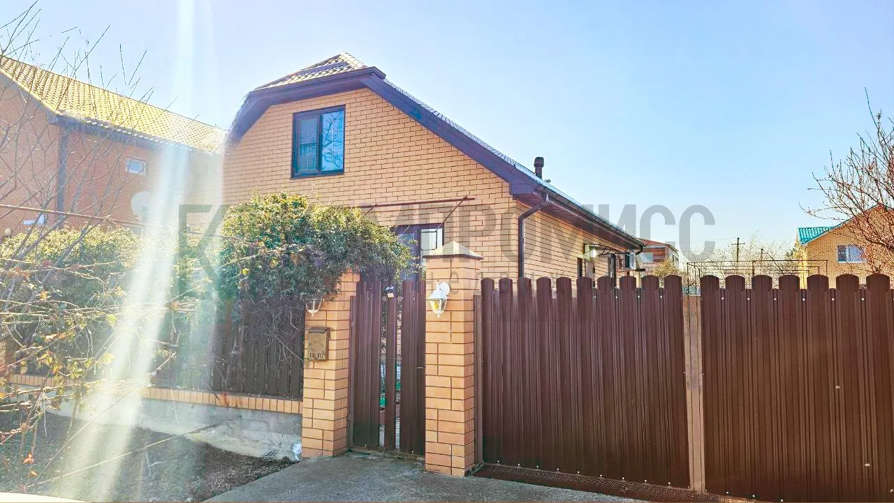 🏠 ID 132886117 Адрес: Краснодарский край, п.г.т. Черноморский  📍 Дом “заходи и живи” с террасой и са