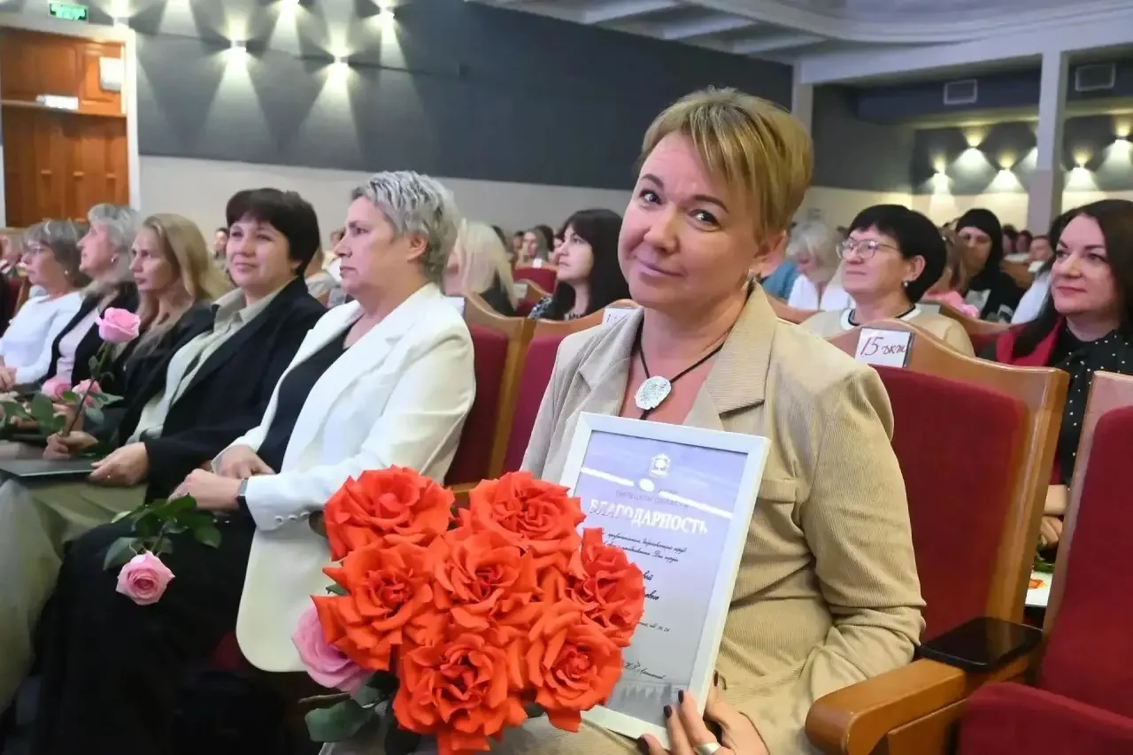 Сегодня в преддверии Дня учителя в ДК Железнодорожников состоялось торжественное меропр...