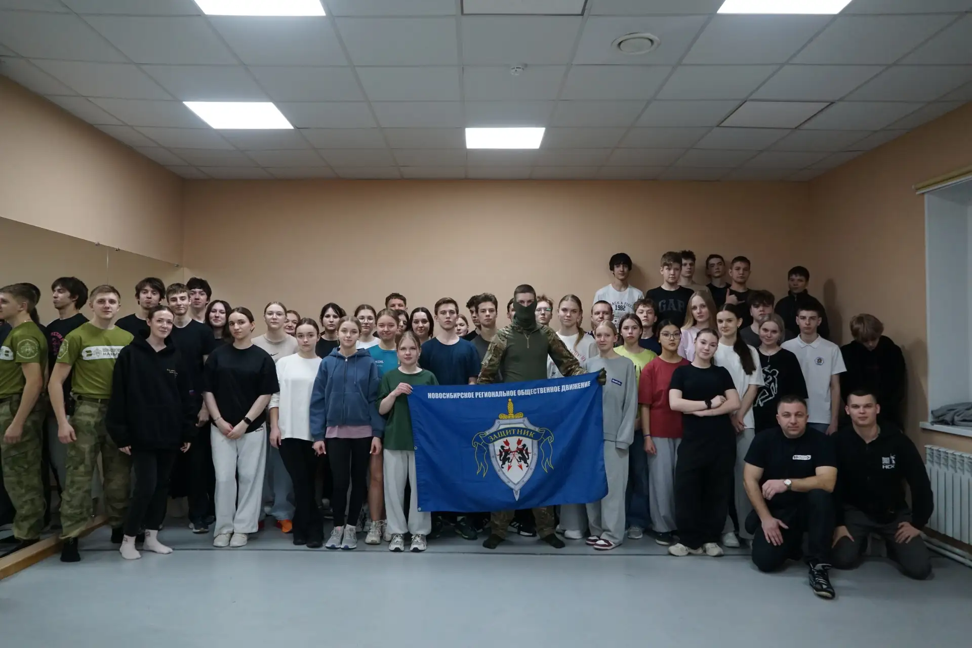 Февральская юниорская смена «Стань Защитником» взяла мощный стааарт! 🚀  Вчера ученики нашей школы, н