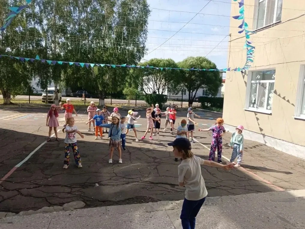 Ура! Сегодня прошел по-настоящему волшебный и веселый день, и главные герои – наши дети! 🎉

☀️ Они 