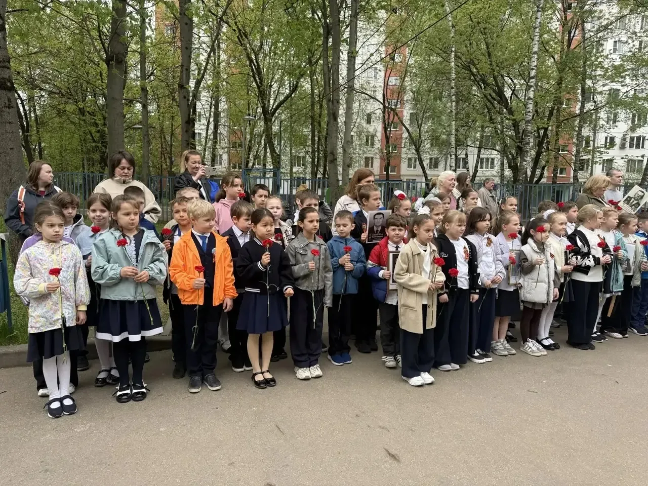 КРАСНЫЕ ГВОЗДИКИ                           🌟В преддверии 81-й годовщины Великой Победы, в рамках гор