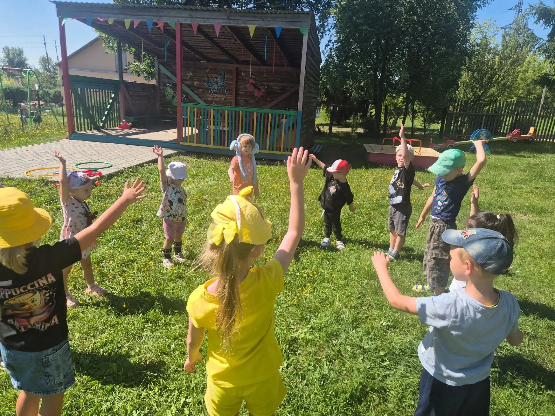 ☀️Летнюю работу с детьми в детском саду принято называть оздоровительной, и она имеет с...