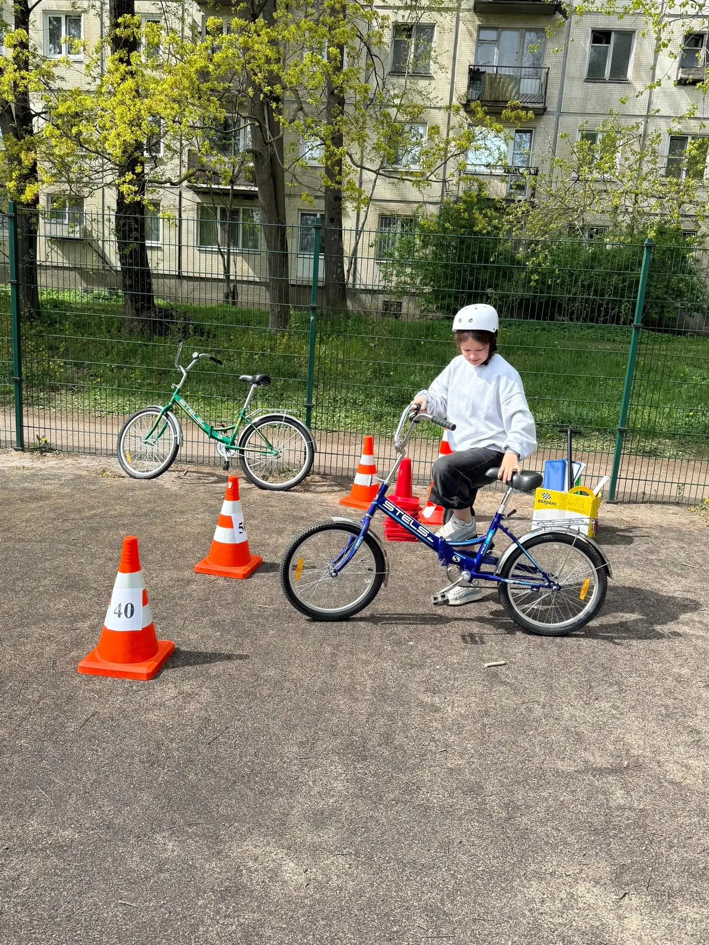 СОРЕВНОВАНИЯ «ЮНЫЙ ВЕЛОСИПЕДИСТ» 🚴   12 апреля ученики 7 «Г» класса приняли участие в районных сорев