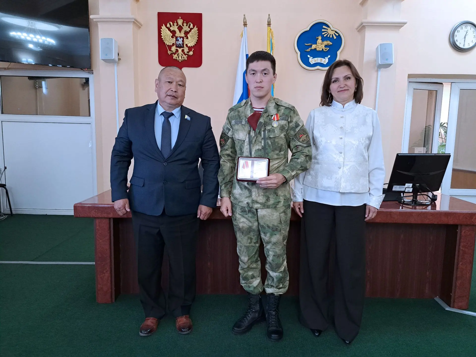По поручению Председателя Верховного Хурала Кан-оола Даваа председатели парламентских комитетов Эрес