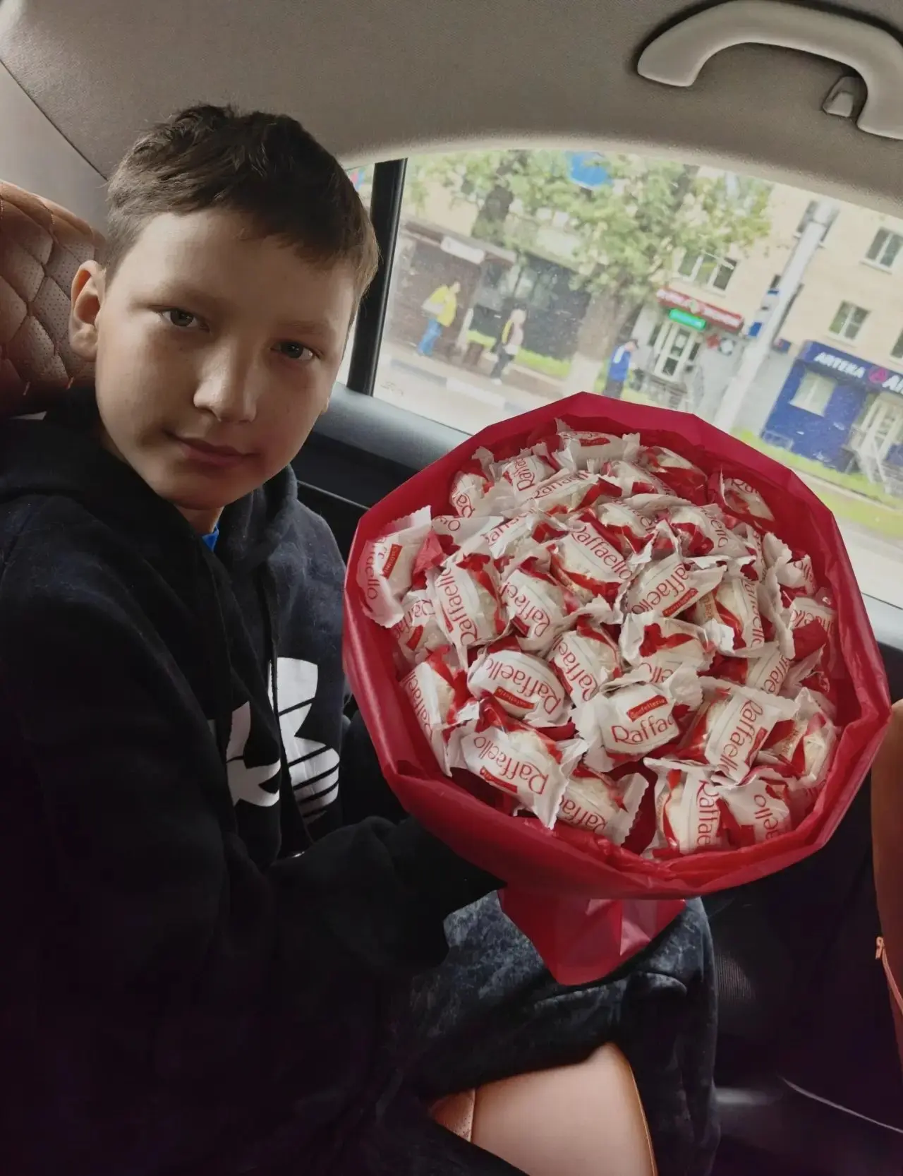 Начните свой день с позитива🥳 и подарите радость другим🤗, как это сделал наш воспитан...