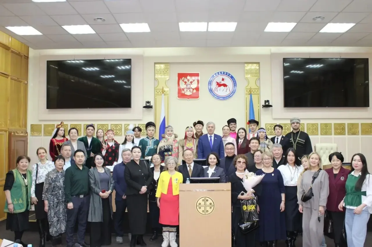 📝 16 марта активисты детского крыла Ассамблеи народов РС (Я) посетили Государственное Собрание «Ил Т