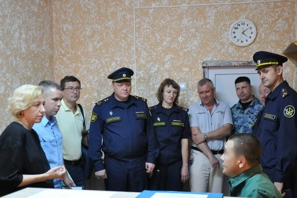 Региональный омбудсмен и представитель прокуратуры  посетили Исправительную колонию № 4
