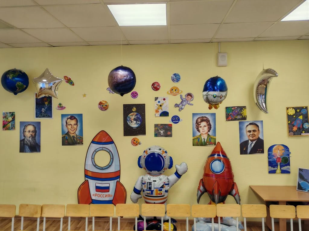 Сегодня в нашем детском саду, прошел квест посвящённый "Дню Космонавтики". Дети собрали...