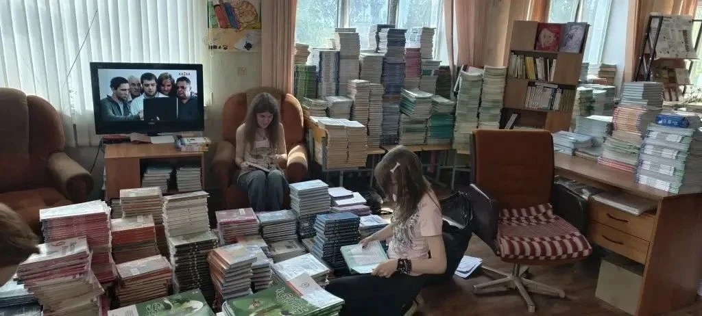 В рамках Дня профессий в лагере «Юность» прошёл насыщенный день.
Трудовой час — профессия библиотека
