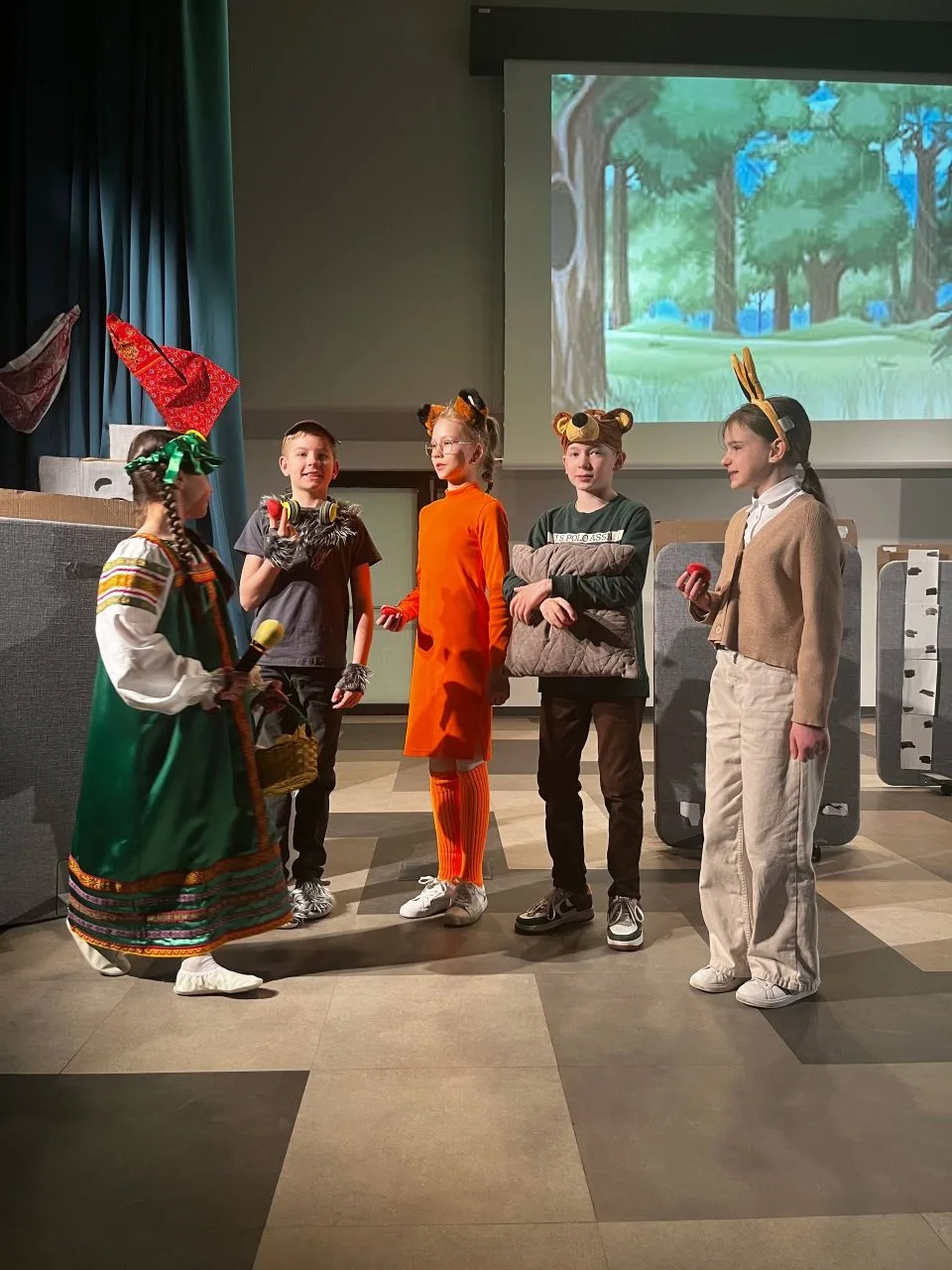 🐣 Светлая сказка  📍Академика Челомея, 6А  🪺На днях в нашей школе произошло настоящее пасхальное чудо