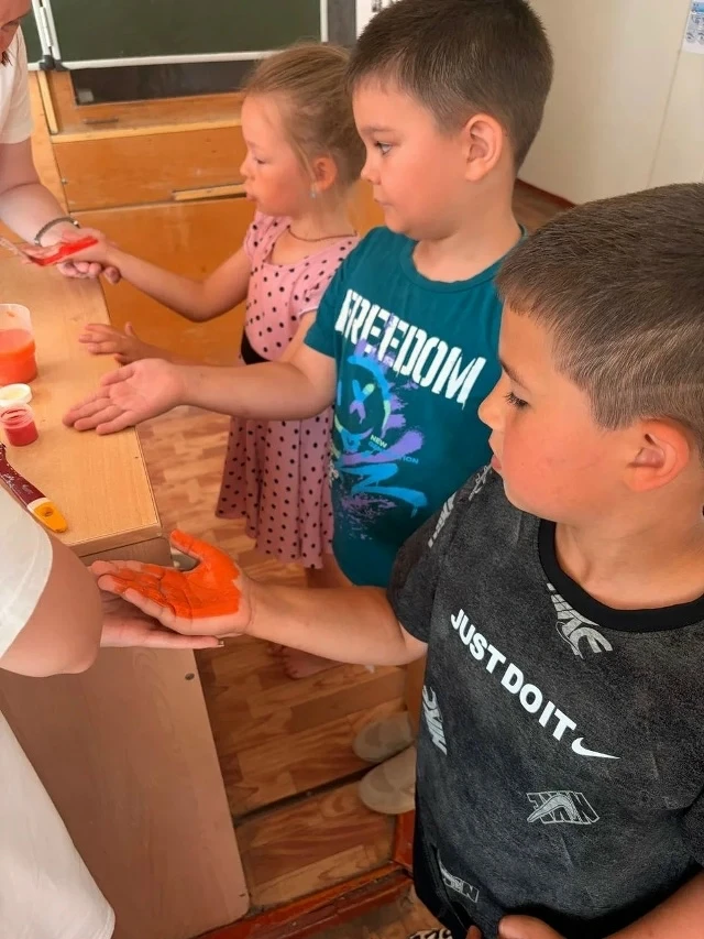 🖐️🚒 Пожарная машина... из ладошек!

Сегодня в МКОУ "Зензеватская СШ " в лагере прошла важная и оче
