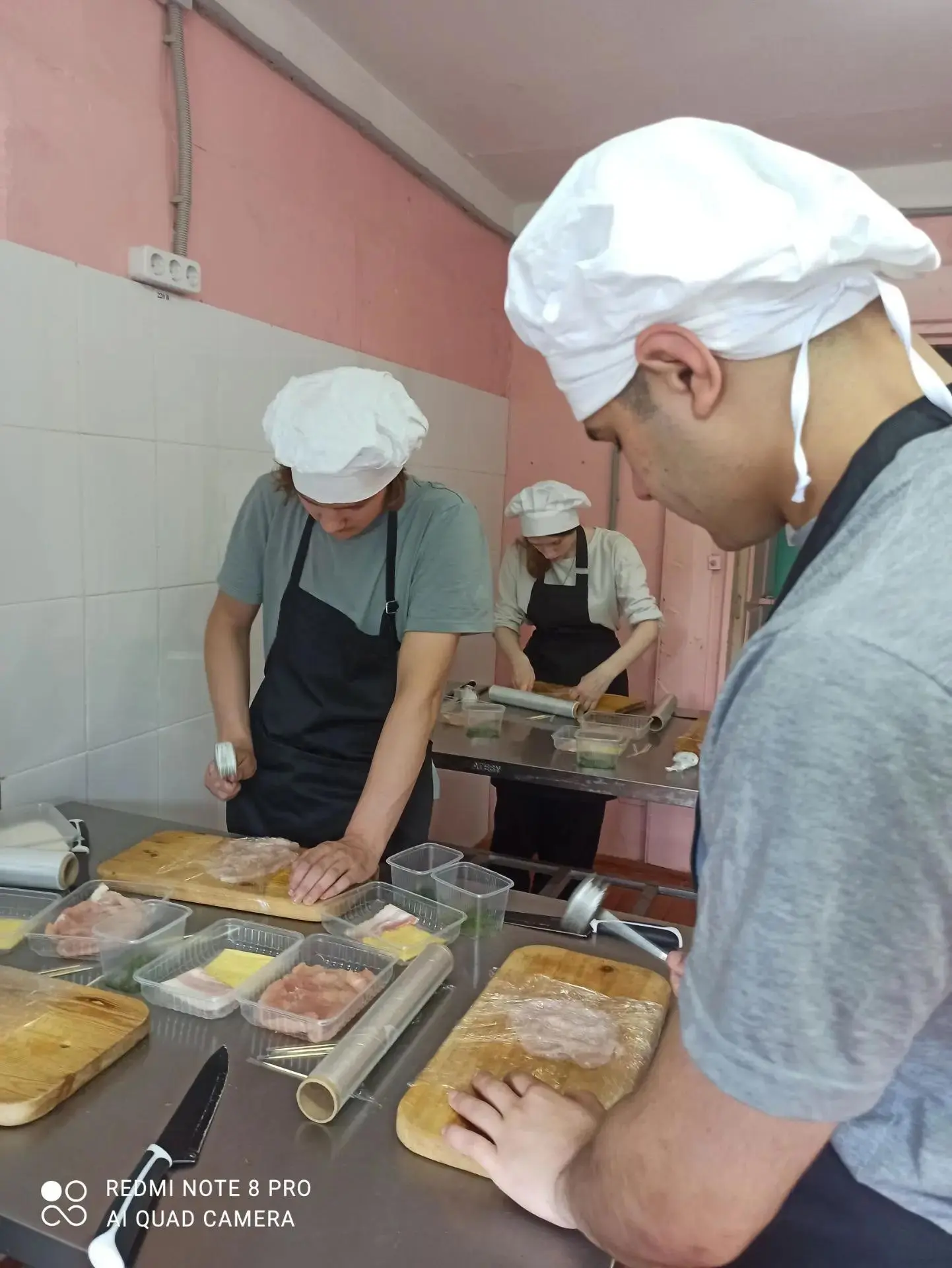 🧑‍🍳Во время учебной практики студенты 1курса по профессии "Повар, кондитер" отработали темы по ПМ.