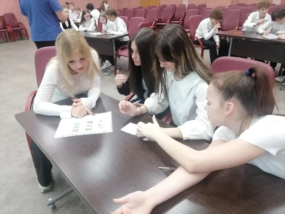 🌿 «ЭкоПульс»: 8 «А» класс — в центре экологического путешествия!  Учащиеся 8 «А» класса (классный ру