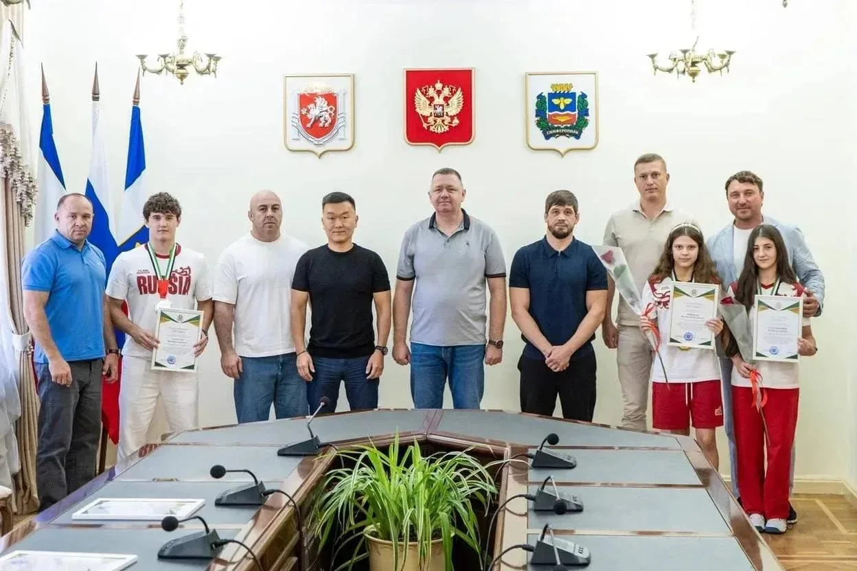 Симферопольцы стали лучшими на молодежном чемпионате мира по смешанным единоборствам в ...