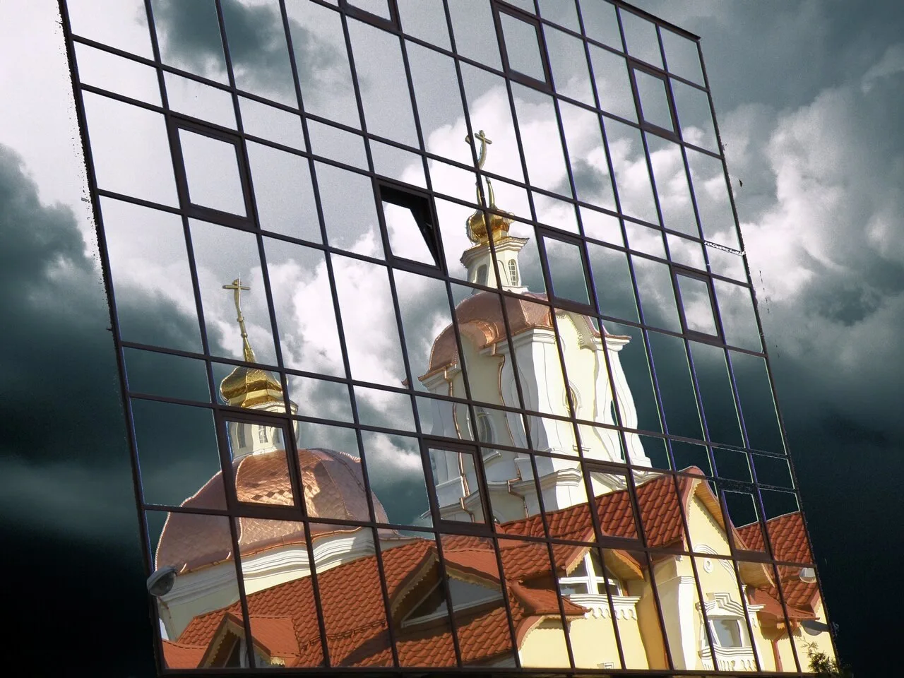 После ликвидации одного из нацистских концентрационных лагерей американскими войсками в...