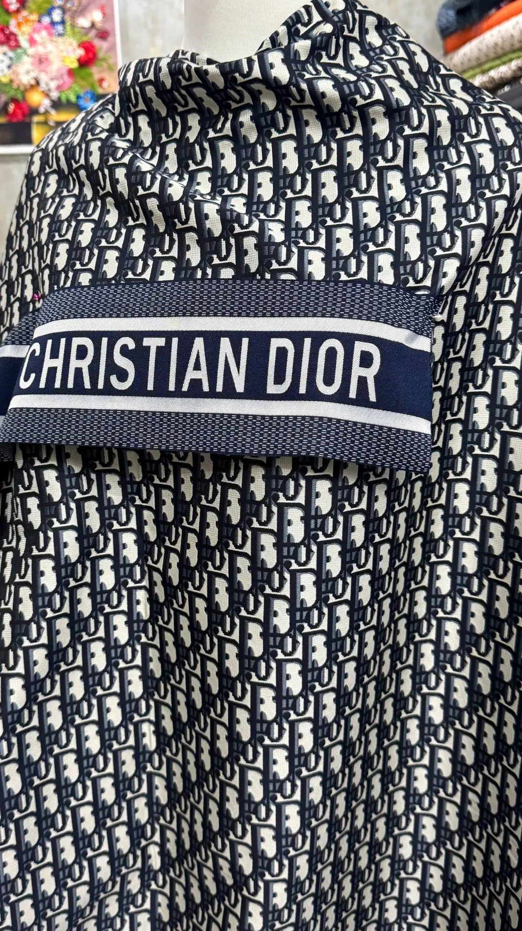 Нашивка на анорак Dior, жаккардовая 30см в длину 10см в высоту 800 руб/шт