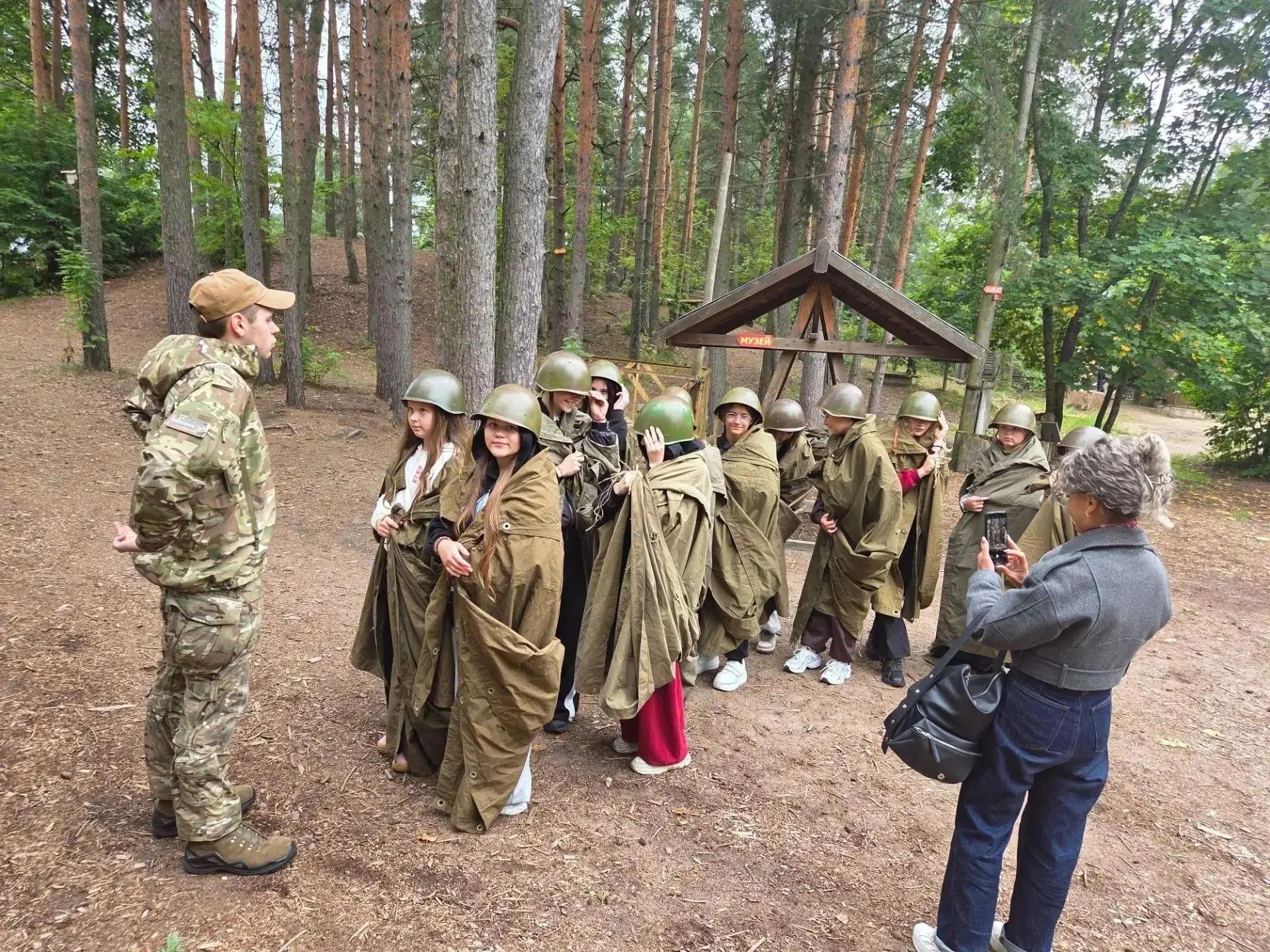 2 сентября  кадеты 6б класса побывали в выставочном комплексе «Сестрорецкий рубеж». Зде...