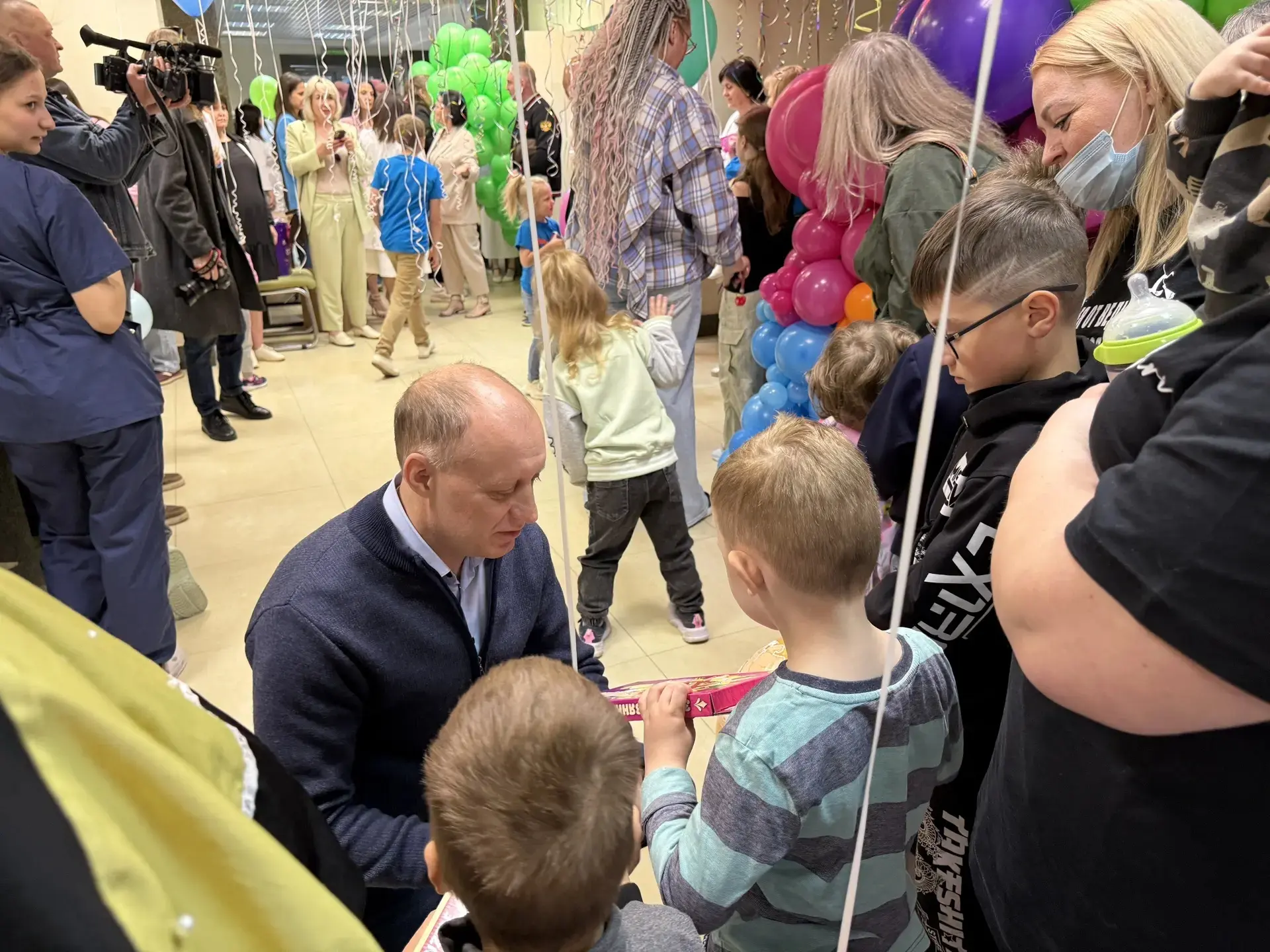 Сегодня вручил подарки маленьким пациентам Калужской детской областной больницы и пожел...