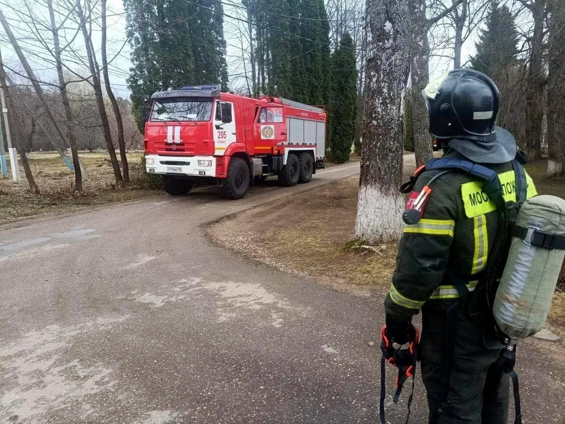 🚒 Огнеборцы ликвидировали условный пожар в психиатрической больнице ⬇️  📍 В округе Лотошино работник