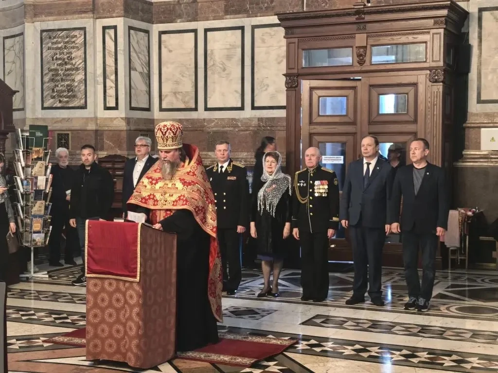 Сегодня в День создания Черноморского флота приняла участие в благодарственном молебне ...