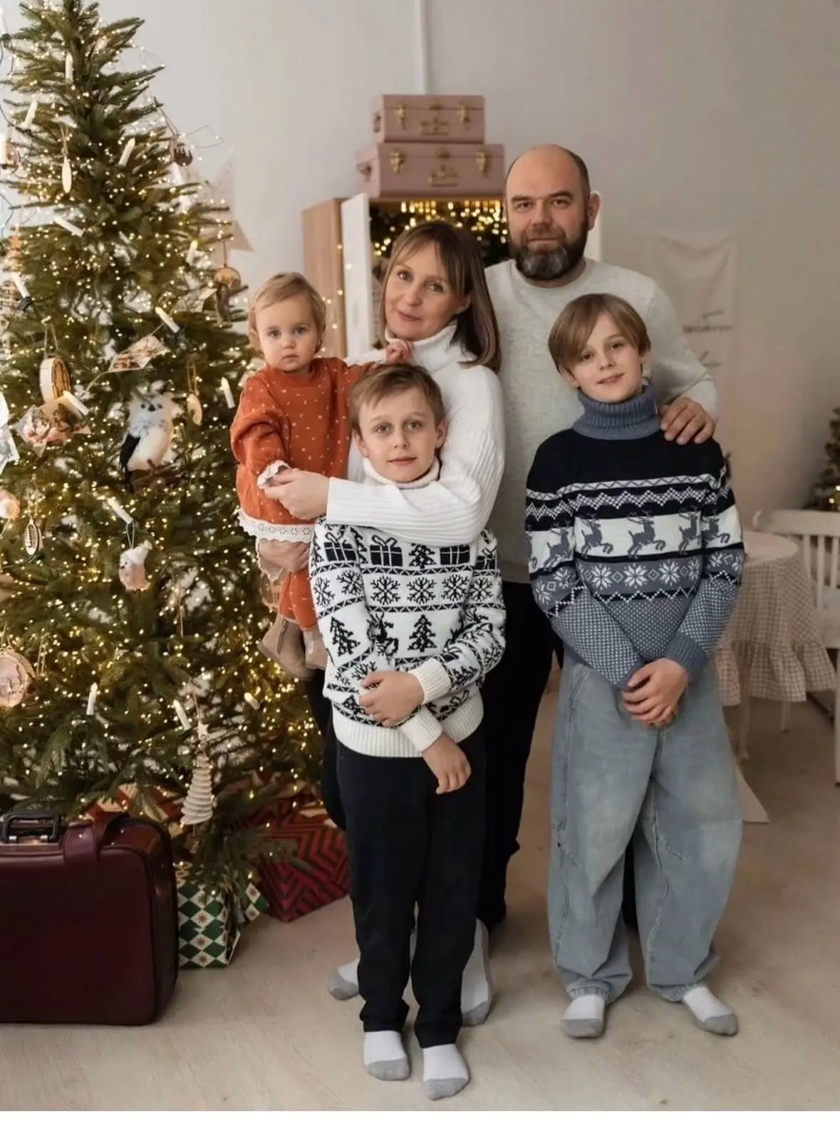Сейчас очень нужна любая помощь. 
89109447034 телефон папы.