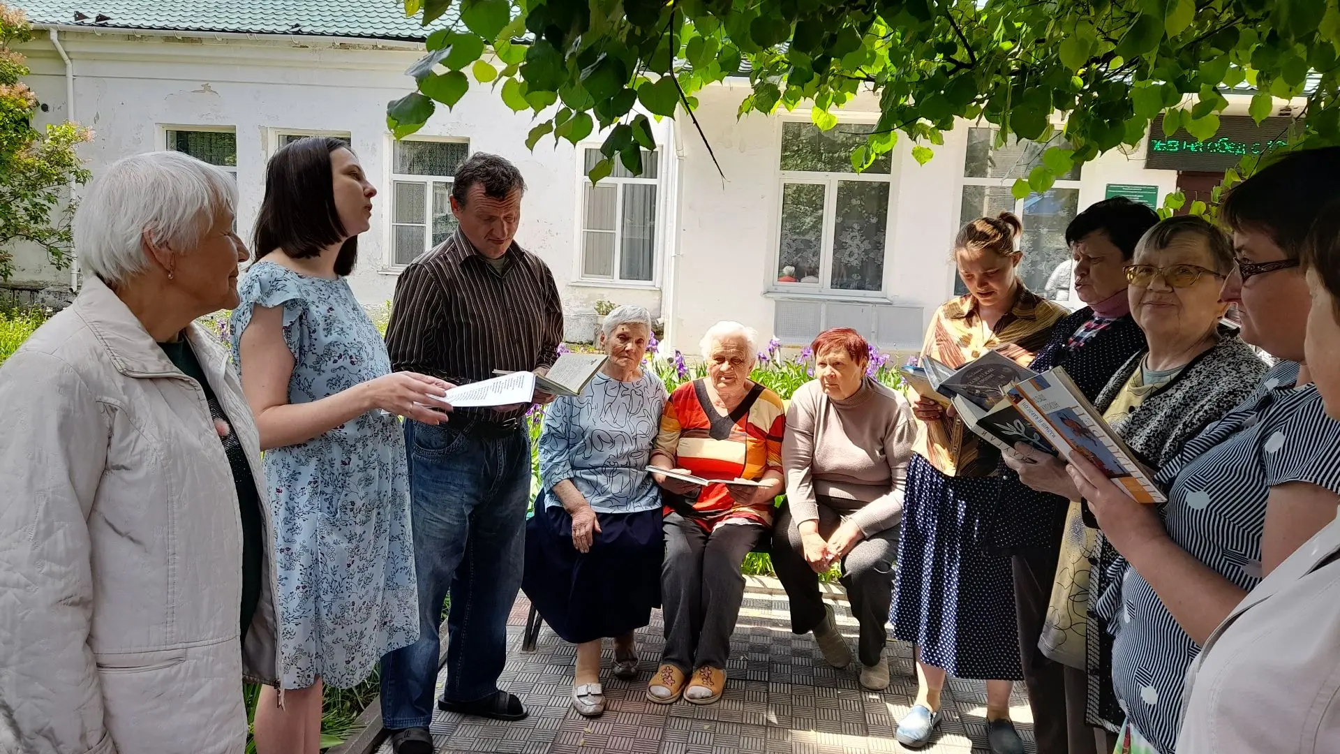 Дружба важна для каждого человека, а иметь настоящих преданных друзей – очень большое счастье! 
Обсл