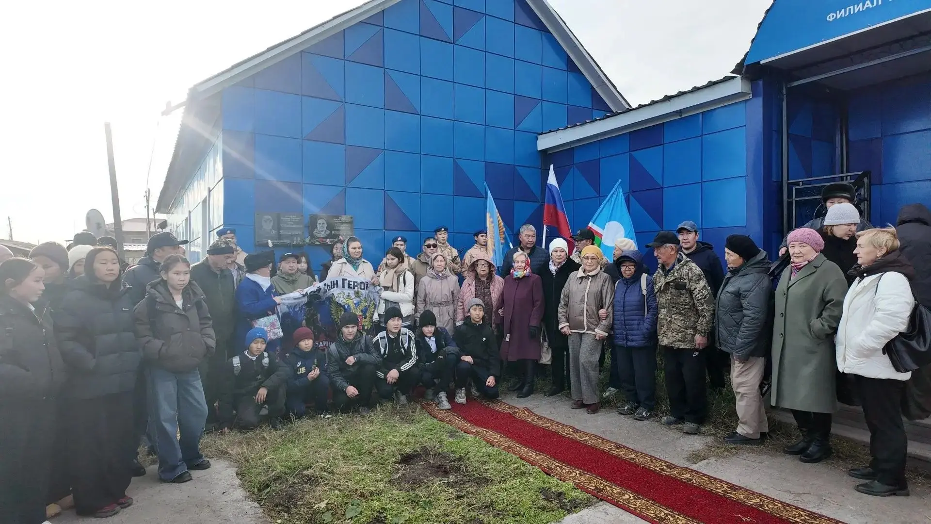 В Амгинском наслеге состоялось открытие памятной доски в честь участника СВО Максима Ку...
