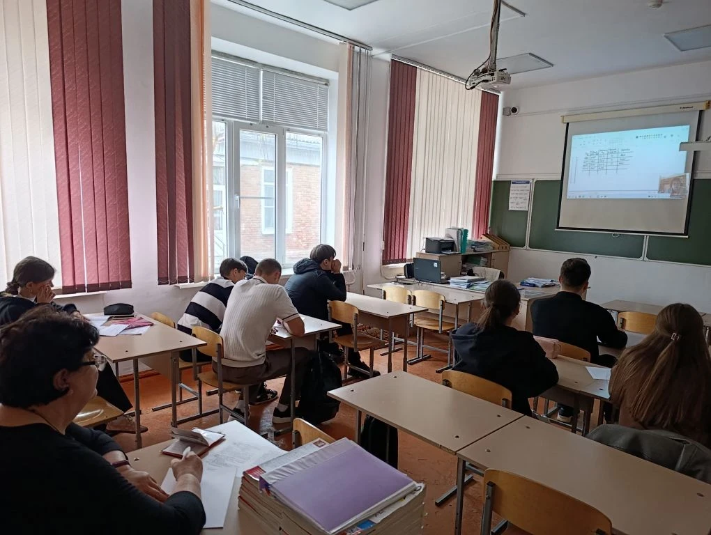🖍️5 мая 2026 года в рамках подготовки выпускников  11-х классов к ЕГЭ по математике профильного уров