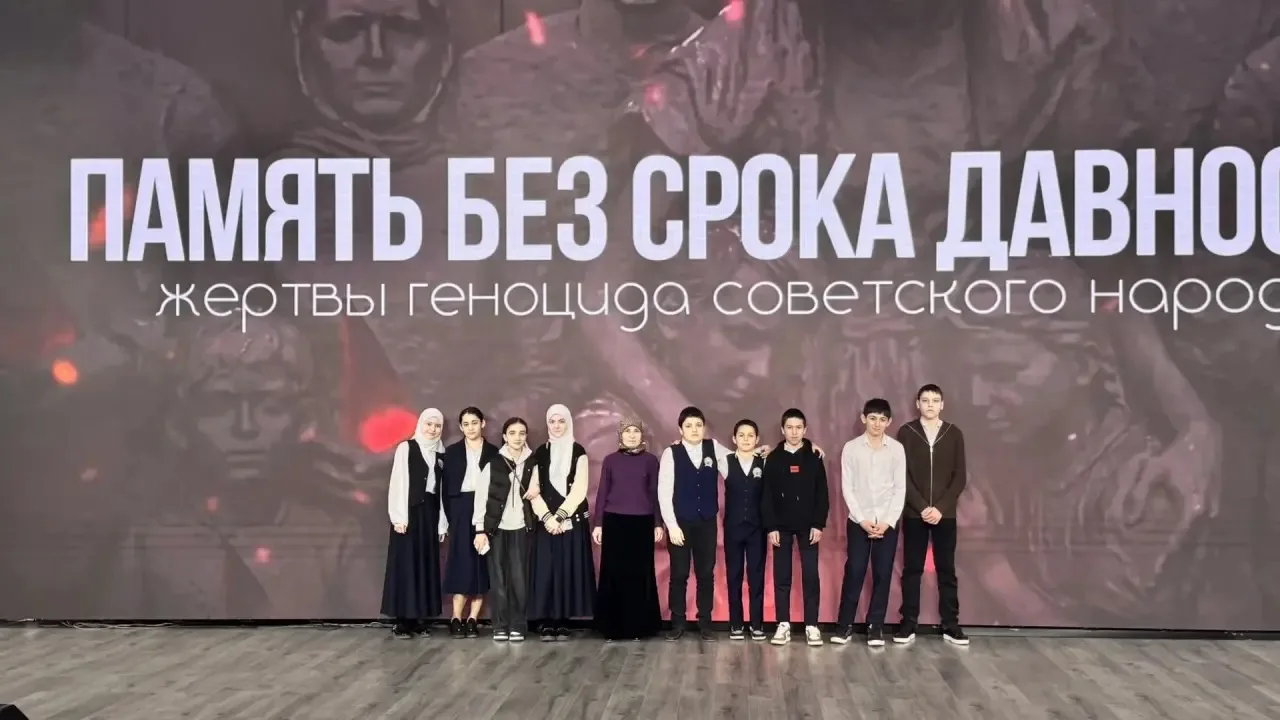 Активисты МБОУ «СОШ № 58» под руководством классного руководителя Наиды Надирбековны побывали на пам