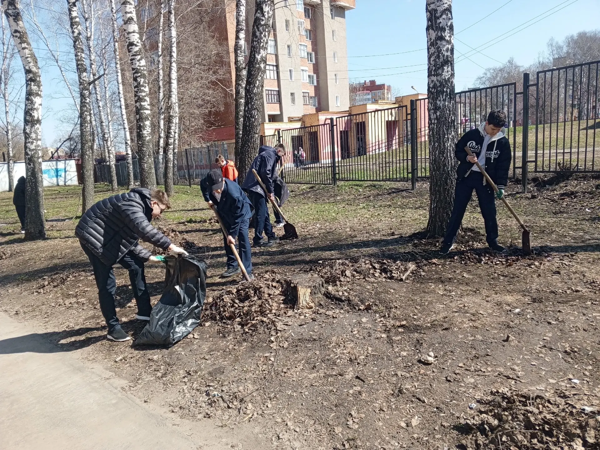 🌿 Экологическая акция «Чистый город»: начнём с родной школы! 🌿 Друзья, весна — время обновлений! И м