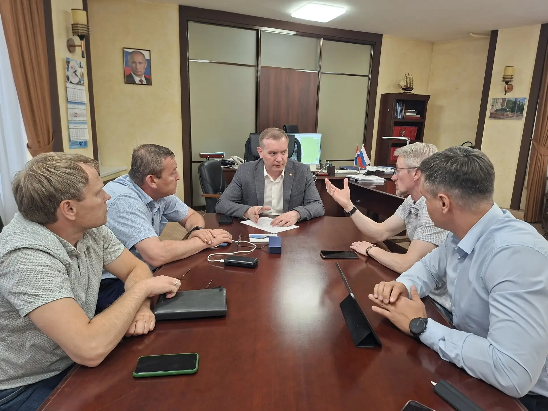 Глава администрации Свердловского района провел личный прием граждан

В ходе личного приема 17 июня 
