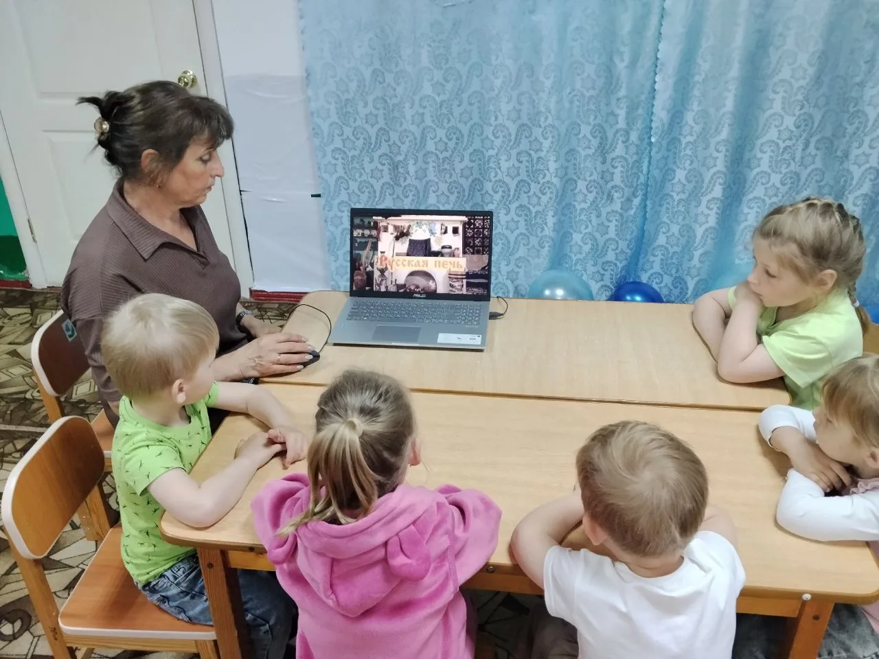 19 мая в нашем детском саду прошло тематическое занятие, посвященное  празднику русской...