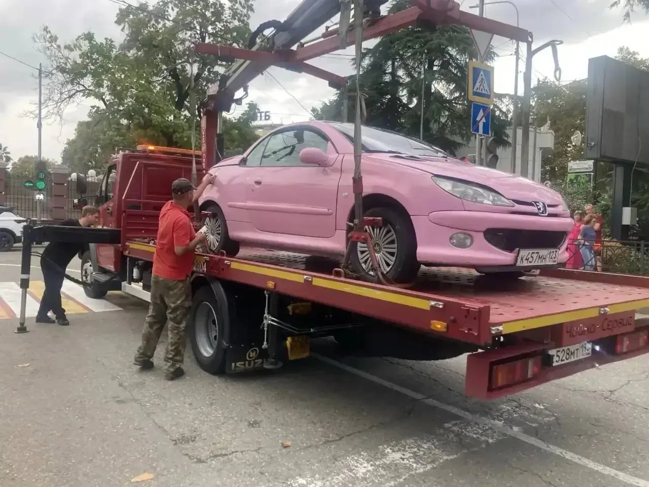 28 машин отправили на штрафстоянку после рейда в центре Сочи. Проверки по выявлению неп...