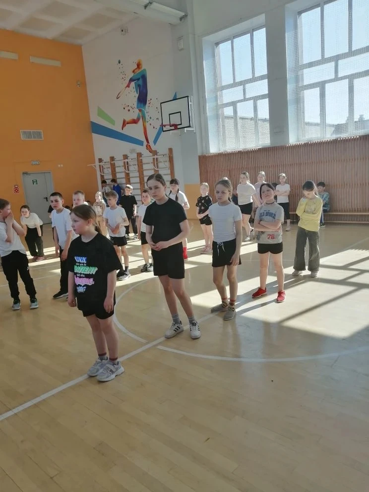 Спешим поделиться яркими новостями! В нашей школе прошли соревнования по игре «Снайпер».   На площад