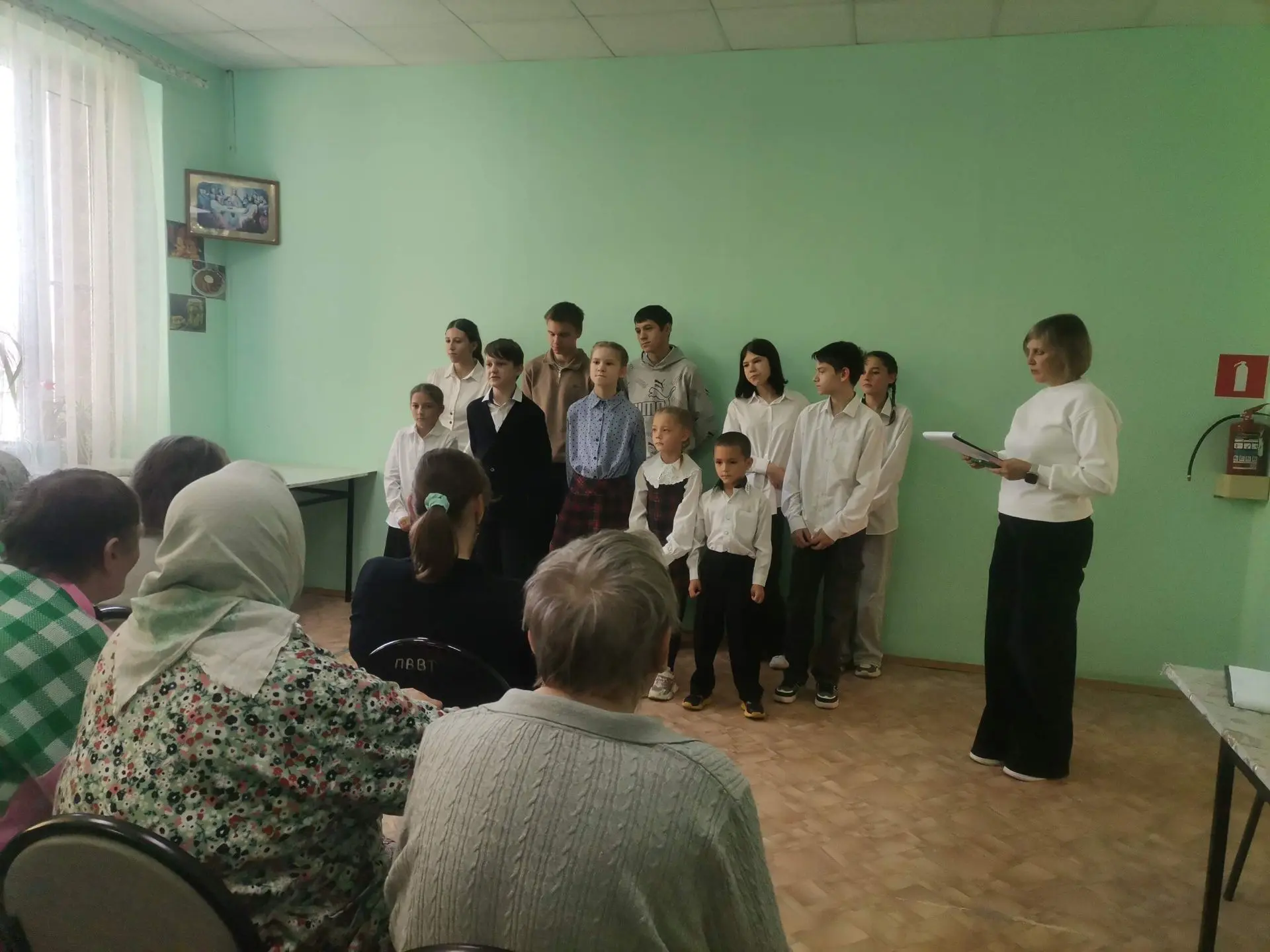 В честь Дня пожилого человека – День добра и уважения воспитанники Лискинского социальн...
